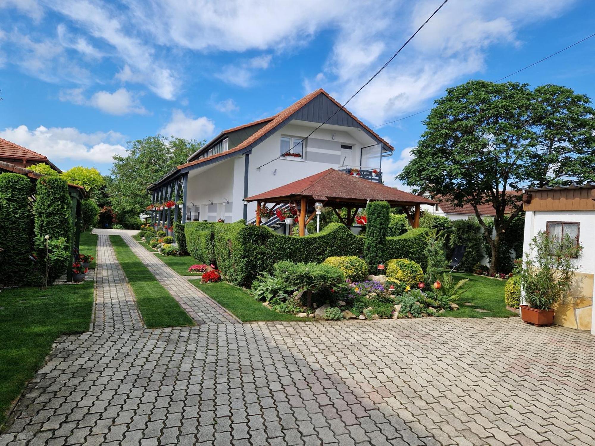 Hajnalka vendégház Bük Exterior foto